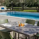 The Olive Poolhouse Split