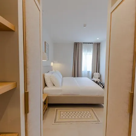 The Olive Poolhouse Апартаменты *