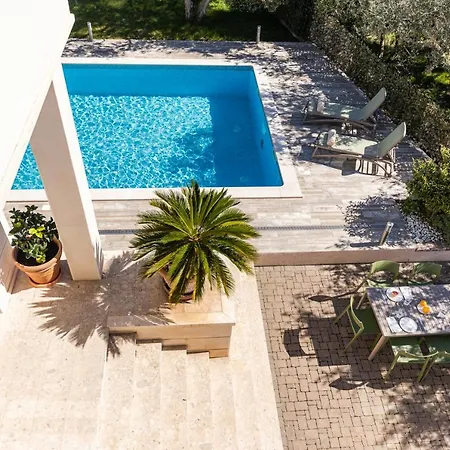 The Olive Poolhouse Сплит