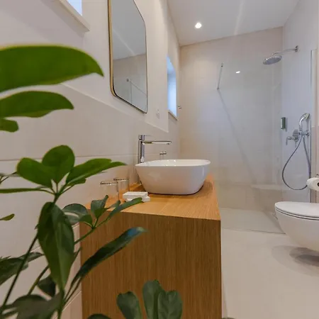 The Olive Poolhouse